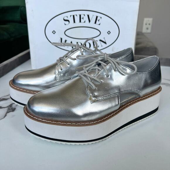 NEW Steve Madden Gina Silver Faux Leather Metallic Oxfords Size 7.5 - Picture 4 of 9